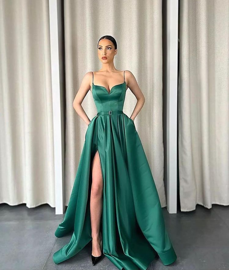 Dunkelgrünes, langes A-Linien-Abschlussballkleid mit Spaghettiträgern, V-Ausschnitt und Schlitz