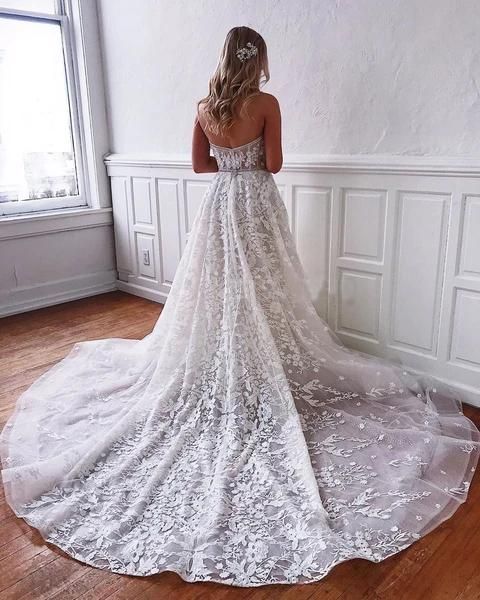Bodenlanges A-Linien-Brautkleid mit herzförmiger Spitze
