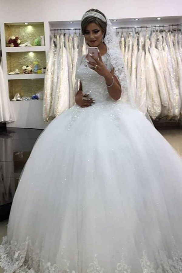 Weißes Ballkleid-Brautkleid mit kurzen Ärmeln und Spitze