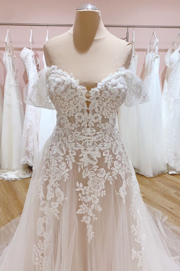 A-Linien-Hochzeitskleid mit schulterfreier Schleppe und herzförmigem, rückenfreiem Tüll
