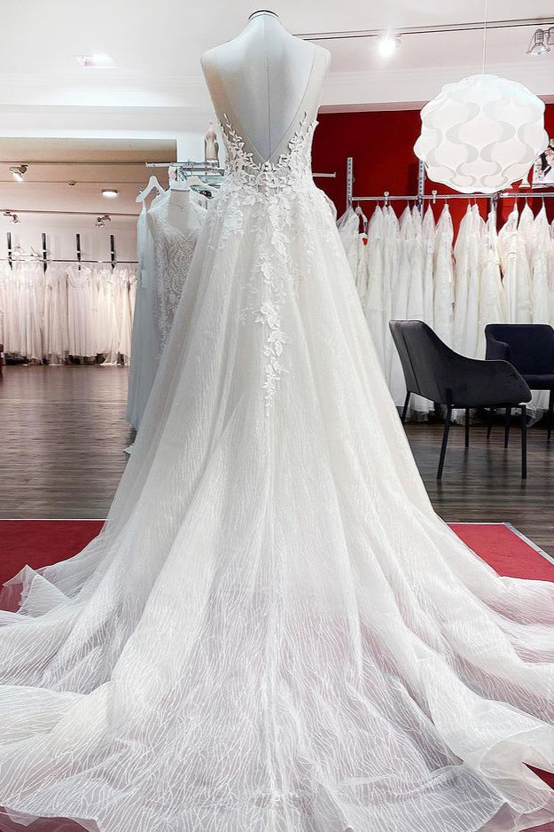 Langes, ärmelloses Tüll-Brautkleid in A-Linie mit Spitzenapplikationen