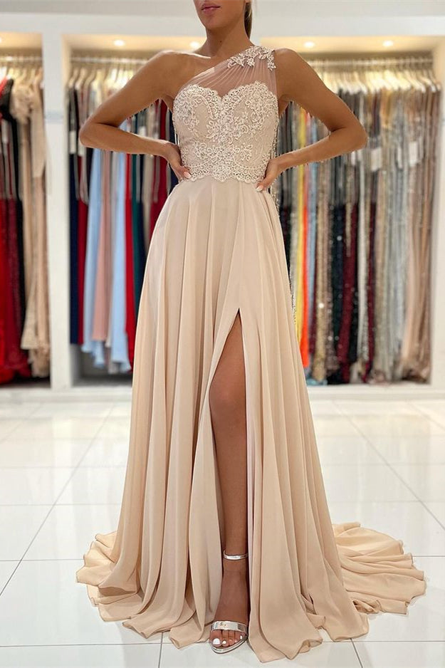One-Shoulder-Abschlussballkleid mit Spitzenapplikationen und Schlitz