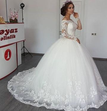 Wunderschönes schulterfreies Ballkleid-Brautkleid mit langen Ärmeln und Spitzenapplikationen