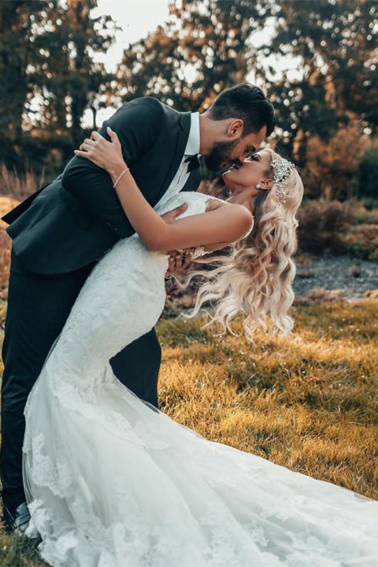 Ärmelloses Spitzen-Meerjungfrau-Brautkleid mit Kapellenschleppe