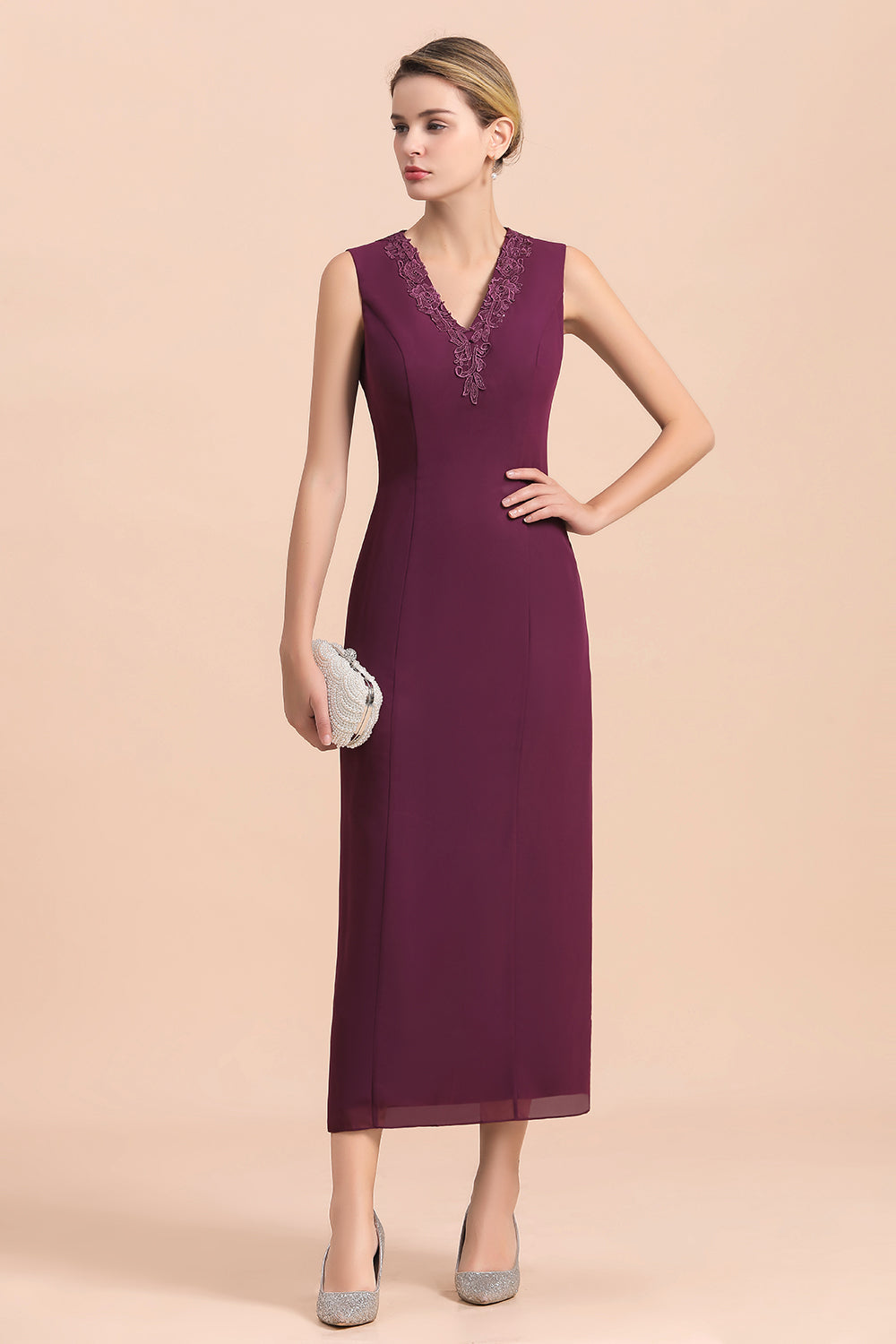 Kaufen Sie online bei babyonlinedress.de Kurze Brautmutterkleider Mit Bolero. Chiffon Kleider Für Brautmutter mit hocher Qualität bekommen.