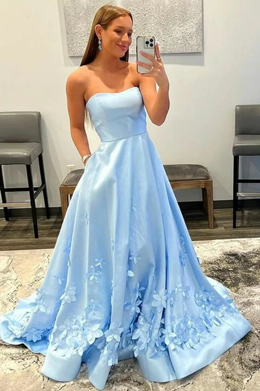Babyblaues, trägerloses, ärmelloses Abendkleid mit Applikationen online
