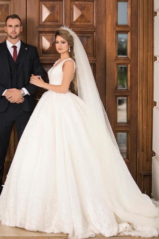 Prinzessin Brautkleid mit V-Ausschnitt Hochzeitskleider Tüll