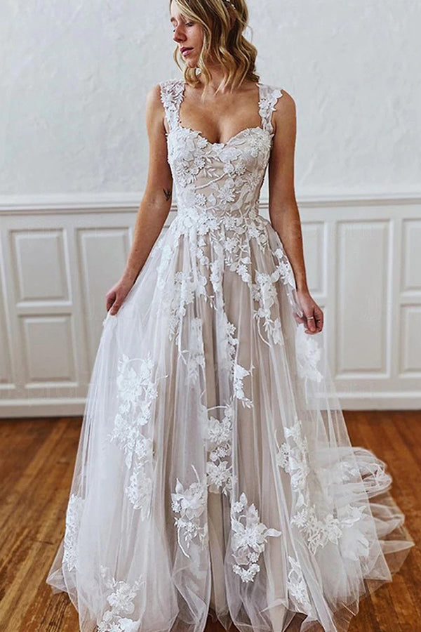 Elegantes Brautkleid in A-Linie mit Trägern und Applikationen