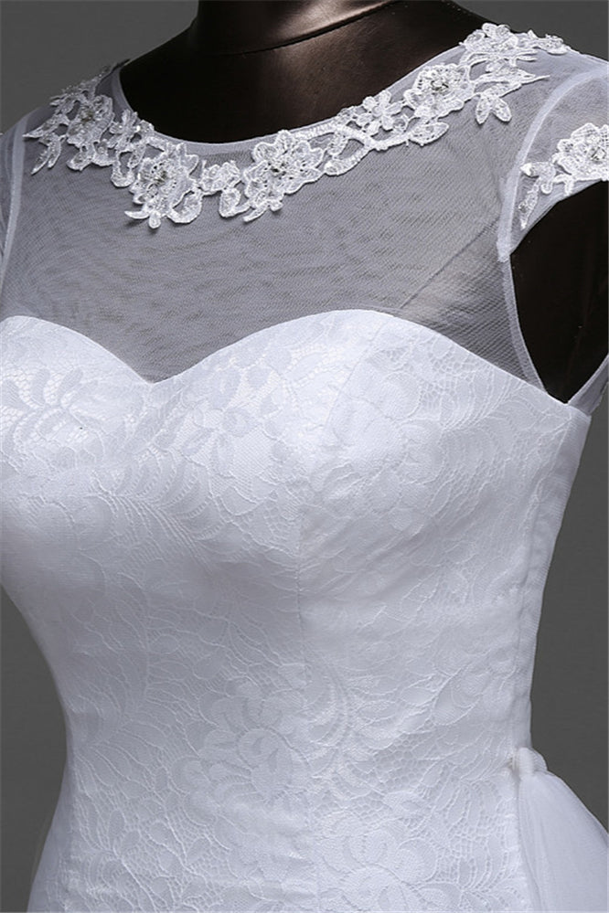 Langes Brautkleid aus Spitze im Meerjungfrau-Stil mit Tüll
