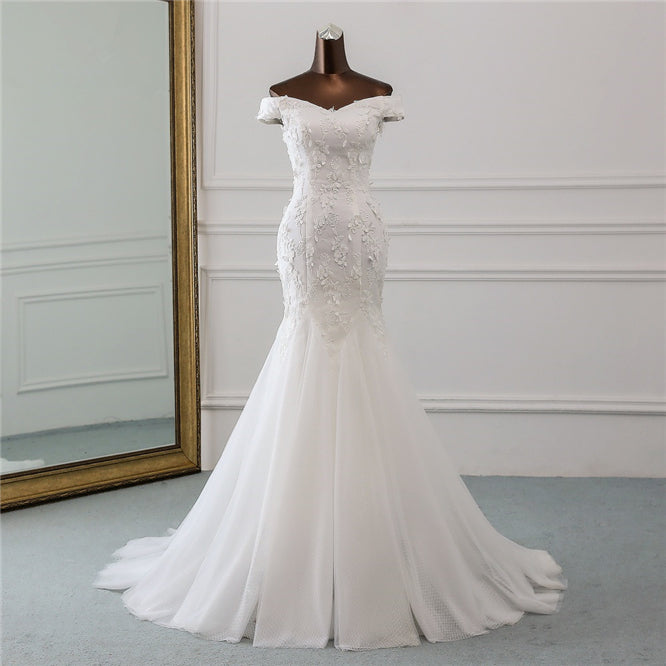 Schulterfreies, langes Meerjungfrau-Brautkleid mit Tüll und Spitze